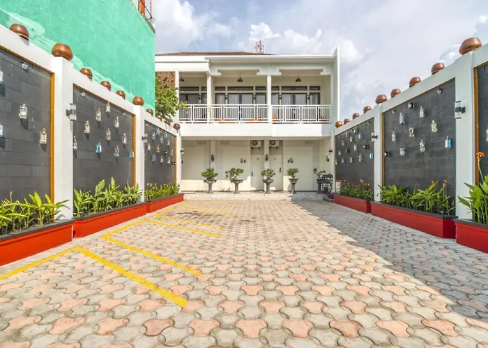 Reddoorz Plus Near Gembira Loka Zoo 2